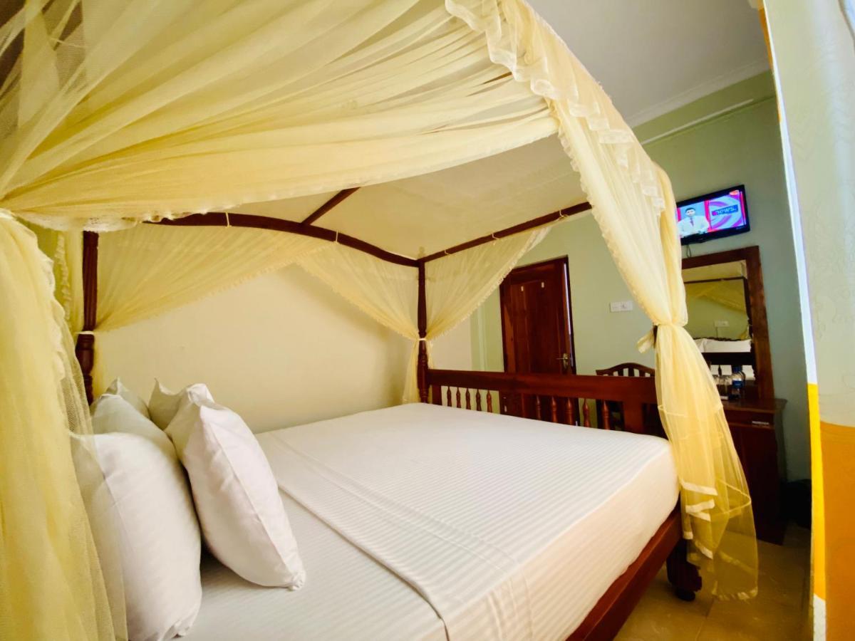 Hotel Montana Rest Anuradhapura Zewnętrze zdjęcie