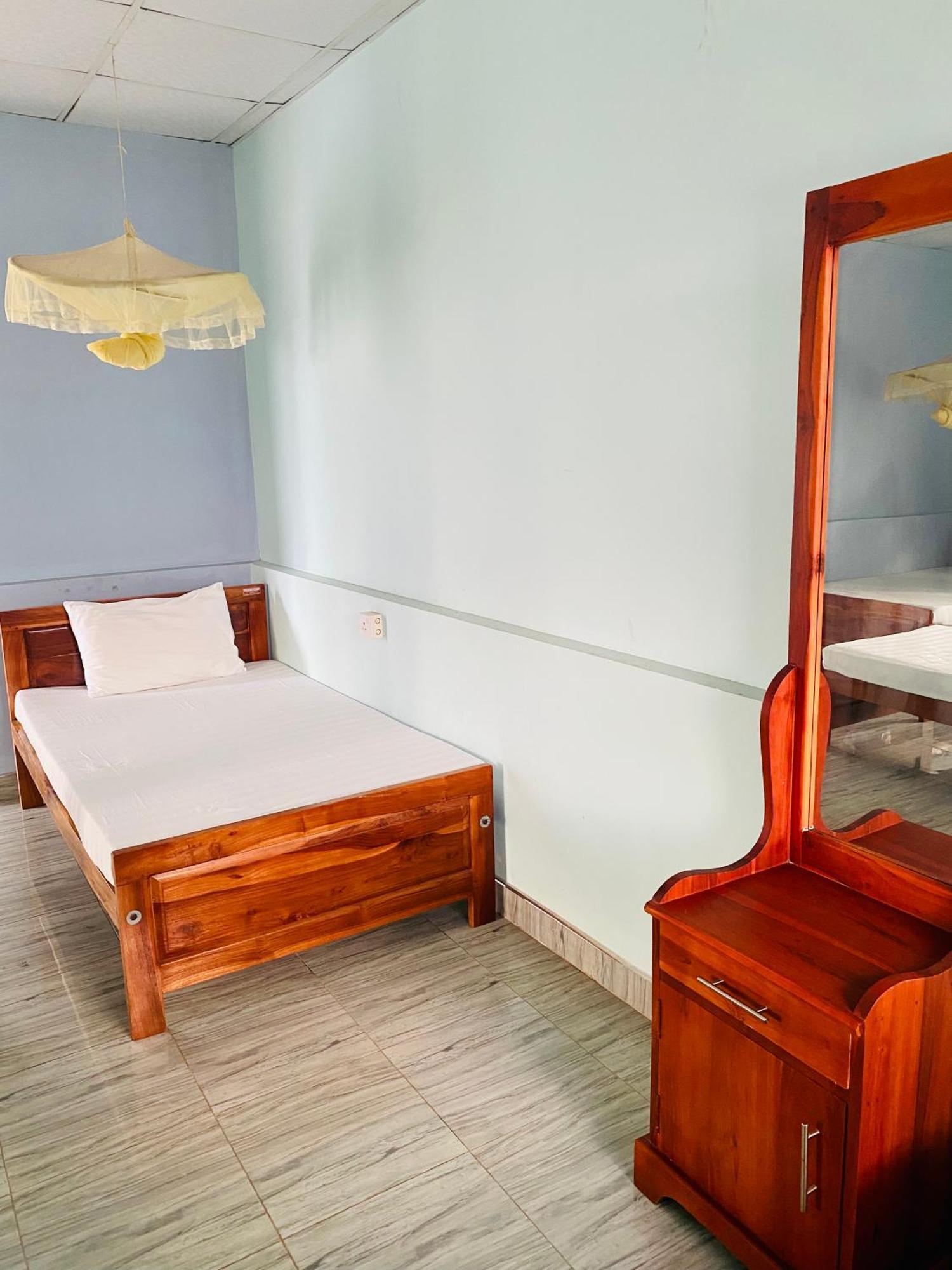 Hotel Montana Rest Anuradhapura Zewnętrze zdjęcie