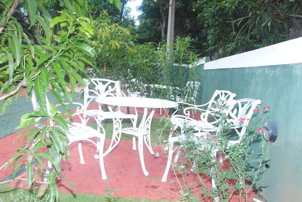 Hotel Montana Rest Anuradhapura Zewnętrze zdjęcie