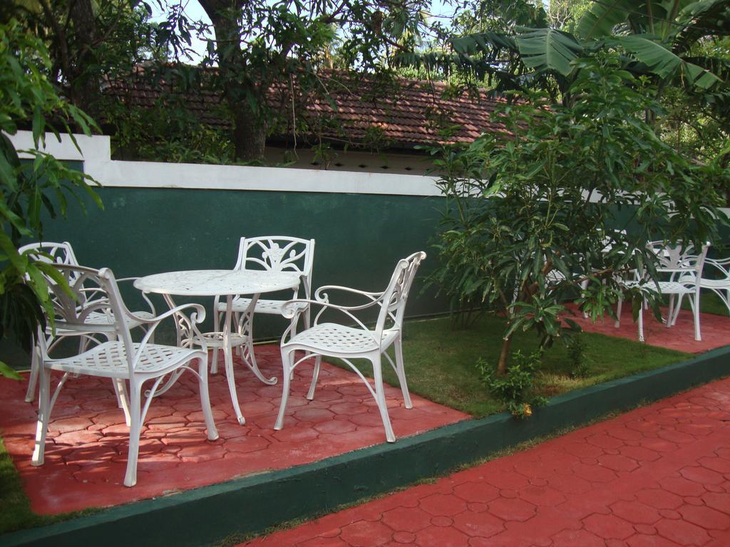 Hotel Montana Rest Anuradhapura Zewnętrze zdjęcie
