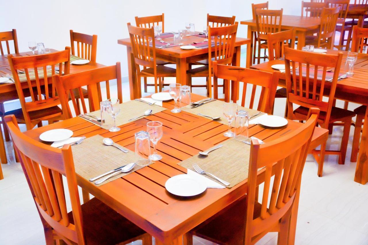 Hotel Montana Rest Anuradhapura Zewnętrze zdjęcie